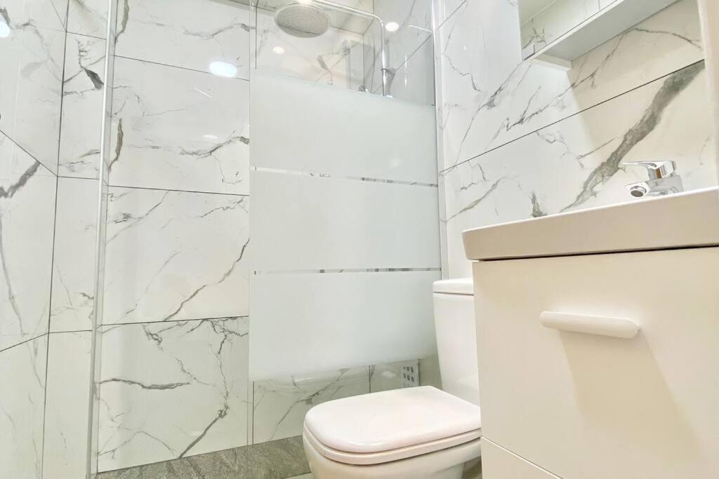 Ευ Ζην / Ev Zin: Modern, cozy, studio, pool, balcony Paphos Exterior foto