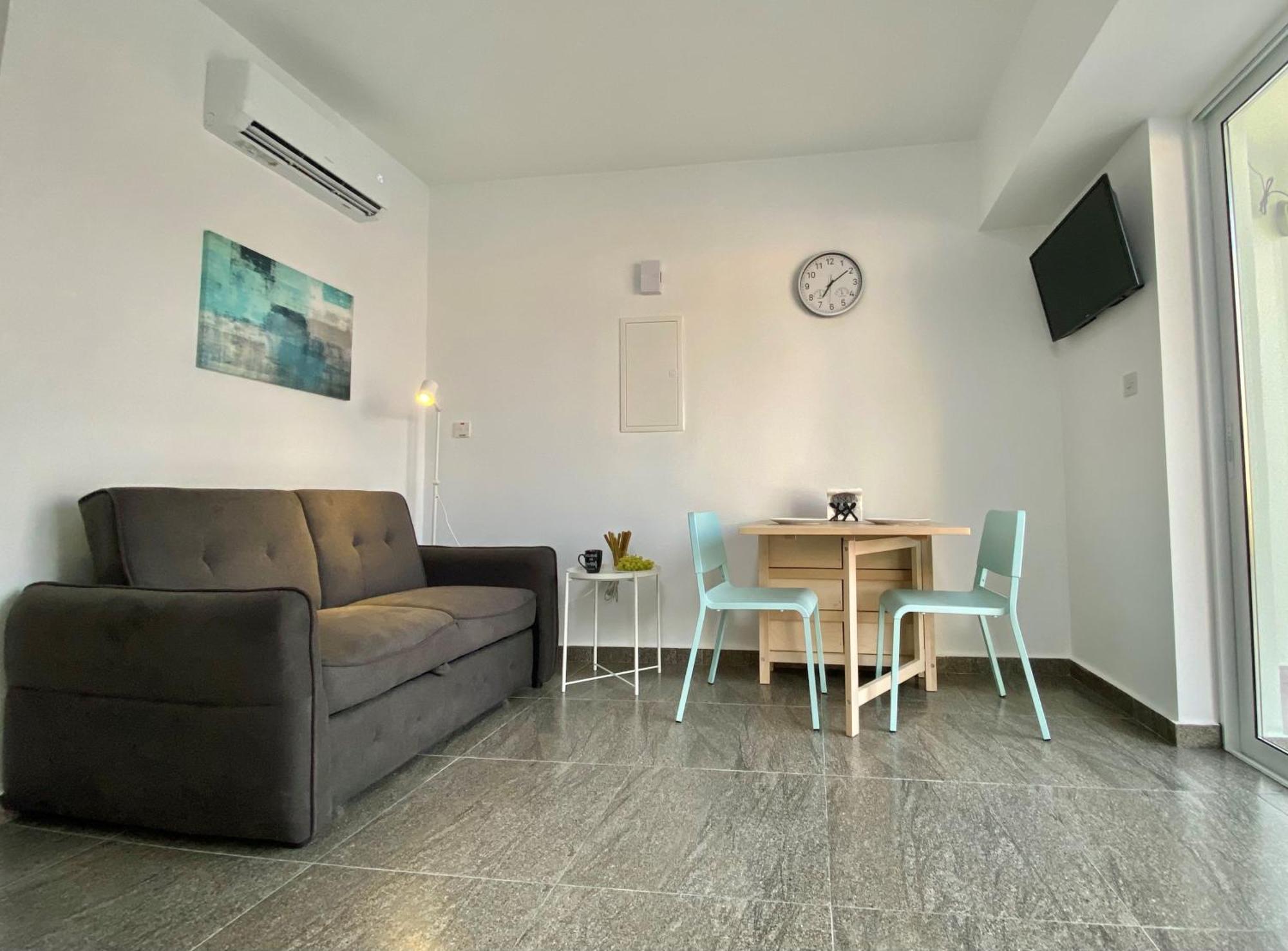 Ευ Ζην / Ev Zin: Modern, cozy, studio, pool, balcony Paphos Exterior foto